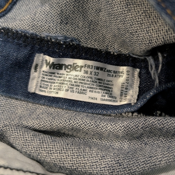 Wrangler FR31MWZ Jeans Mens 38x32 (38x32.5) Arc Rating 23.8 Stained - Picture 6 of 8